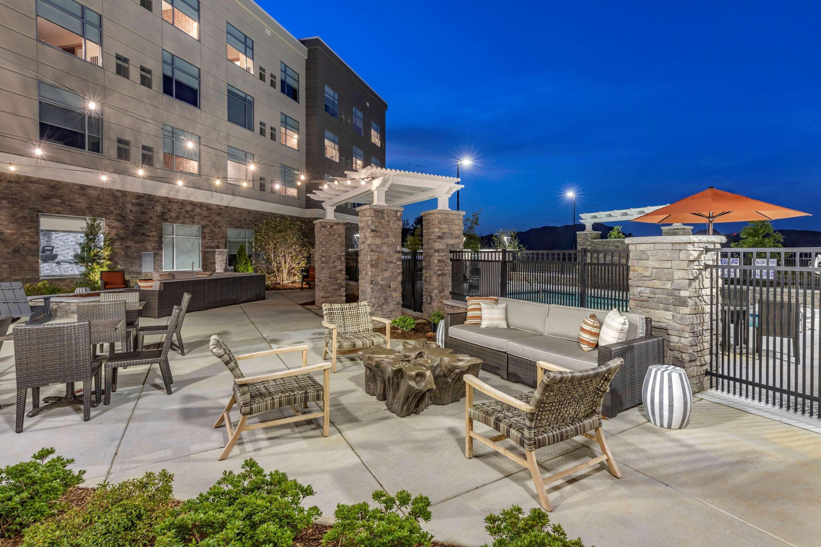 Cambria Hotel Greenville Exterior photo